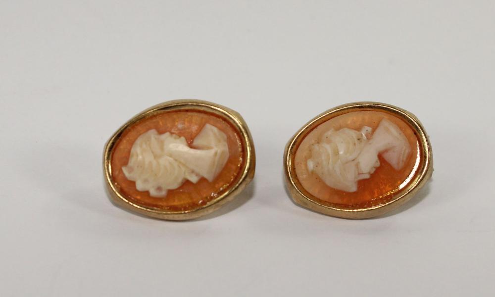 Vintage Shell Cameo Clip-on... image