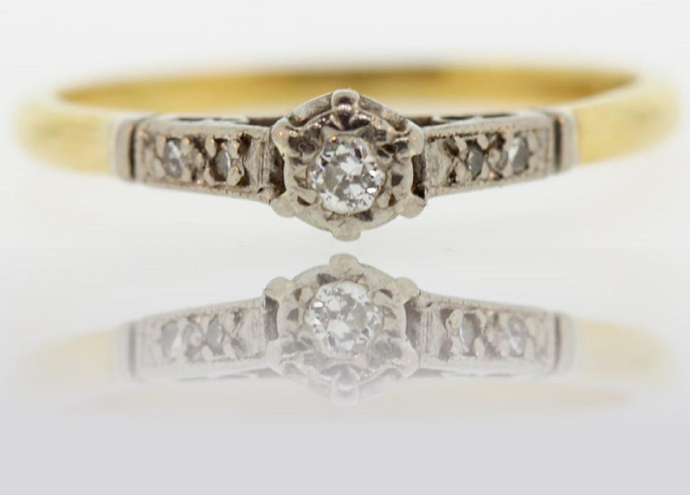 Small Diamond Ring in 18ct ... image