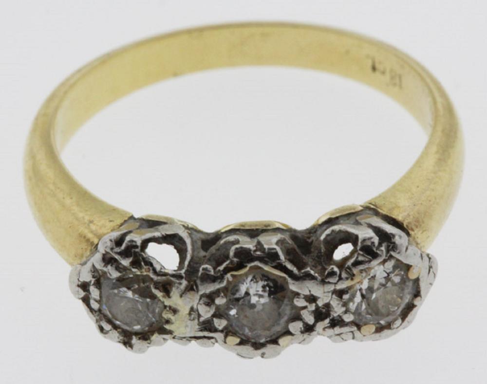 Vintage 18ct Gold Ring set ... image