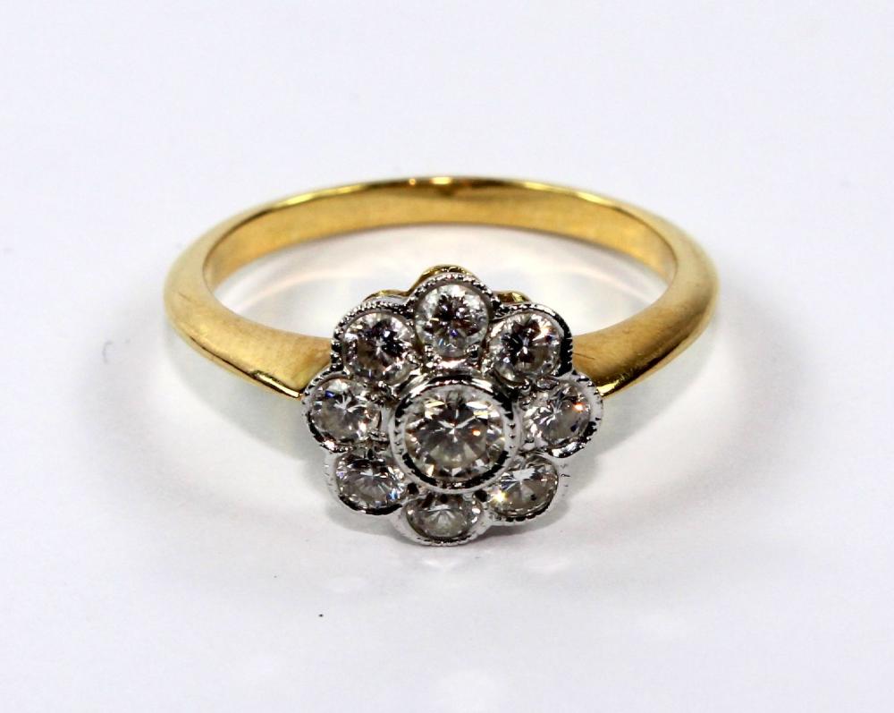 Daisy Pattern Diamond Ring ... image