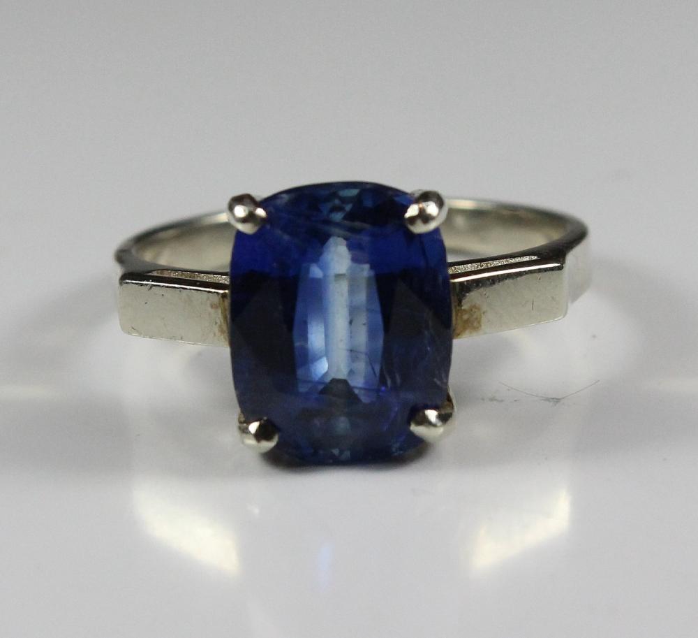 Kyanite Ring in 9ct Gold image