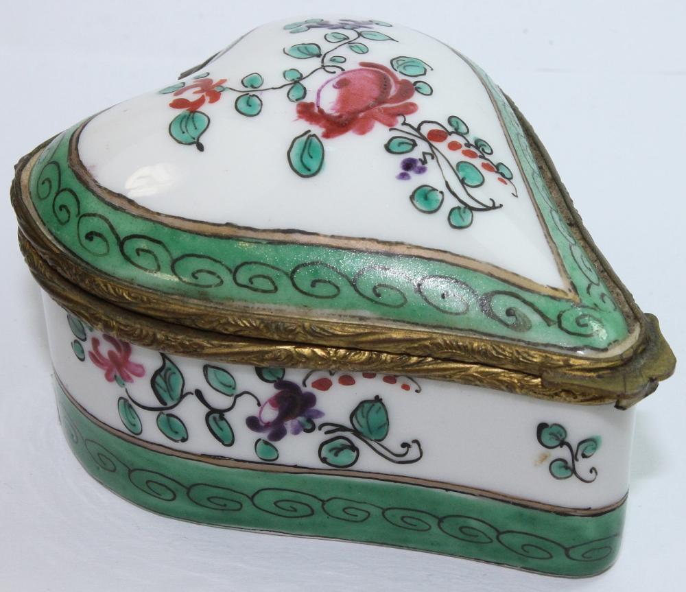 Heart-shaped Porcelain Box ... image