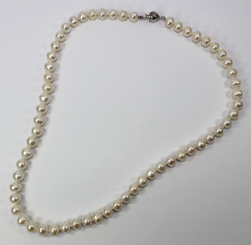 Freshwater Pearl Necklace w... image