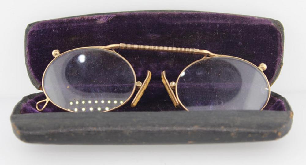 Vintage Spectacles in 9ct G... image