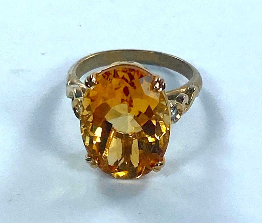 Oval-faceted Citrine Ring i... image