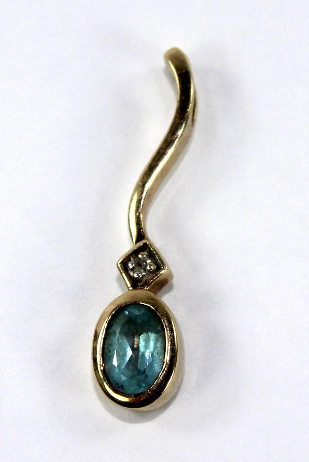 Small Aquamarine Pendant in... image