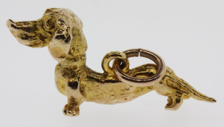 Dachshund Charm in 9ct Gold image