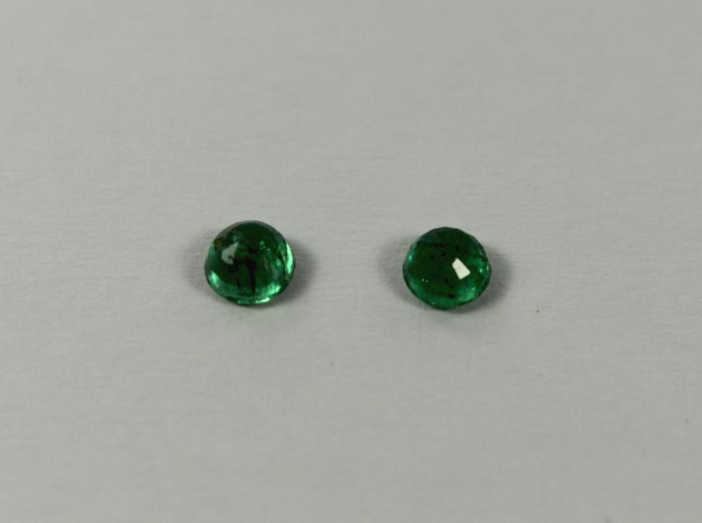 Round-cut Emeralds (Matchin... image