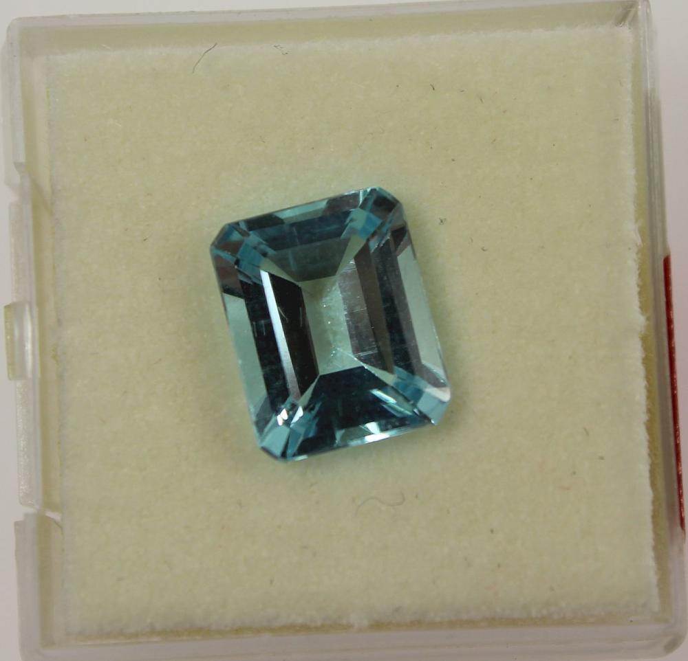 Emerald-cut Sky Blue Topaz image