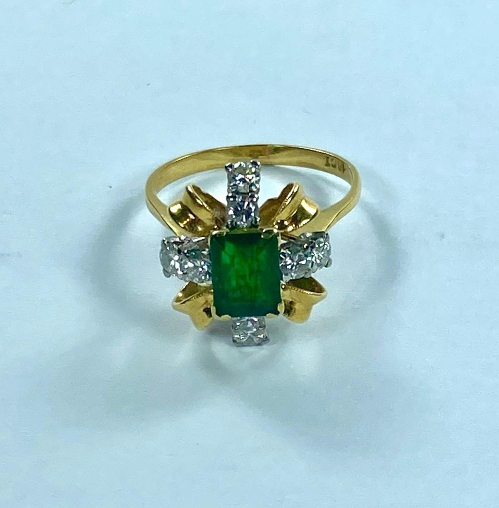 Crown-shaped Emerald & Diam... image