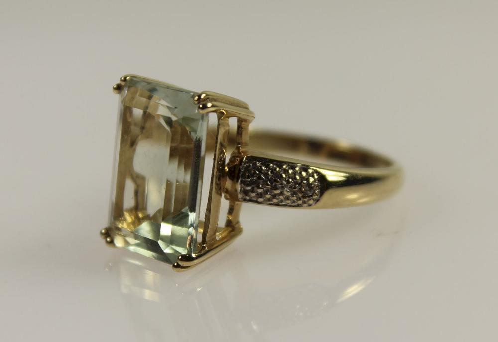 Emerald-cut Aquamarine Ring... image