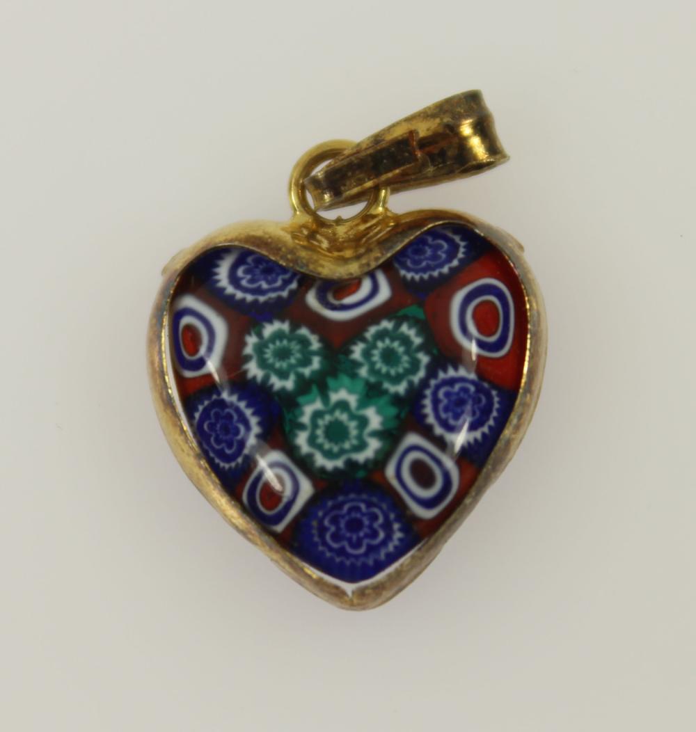 Small Murano Glass Heart Pe... image