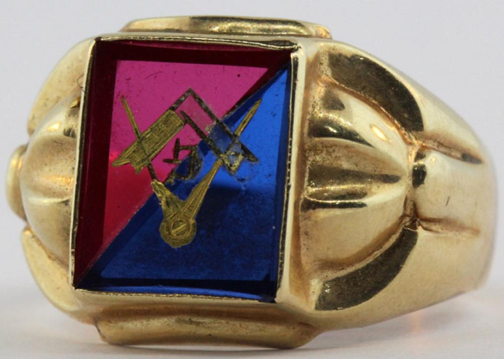 Masons Ring in 10ct Gold image