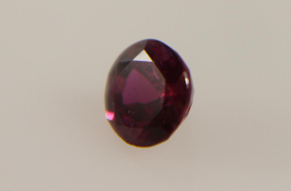 Round-cut Ruby image