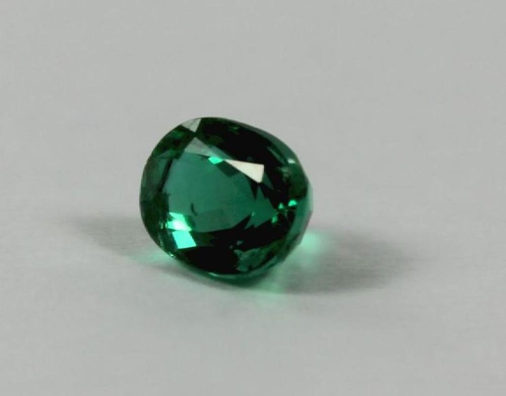 Oval-cut Emerald image