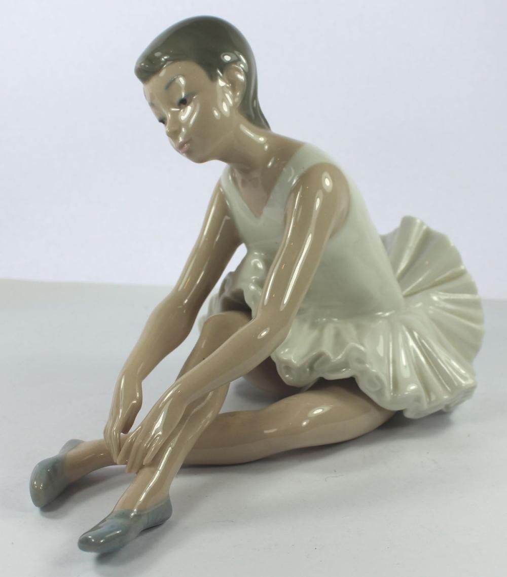 Lladro Figurine of a Sittin... image