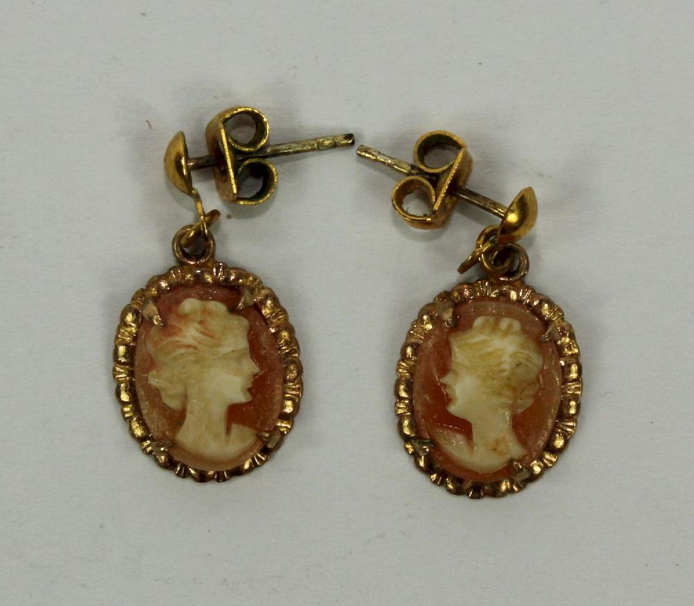 Shell Cameo Earrings in 9ct... image