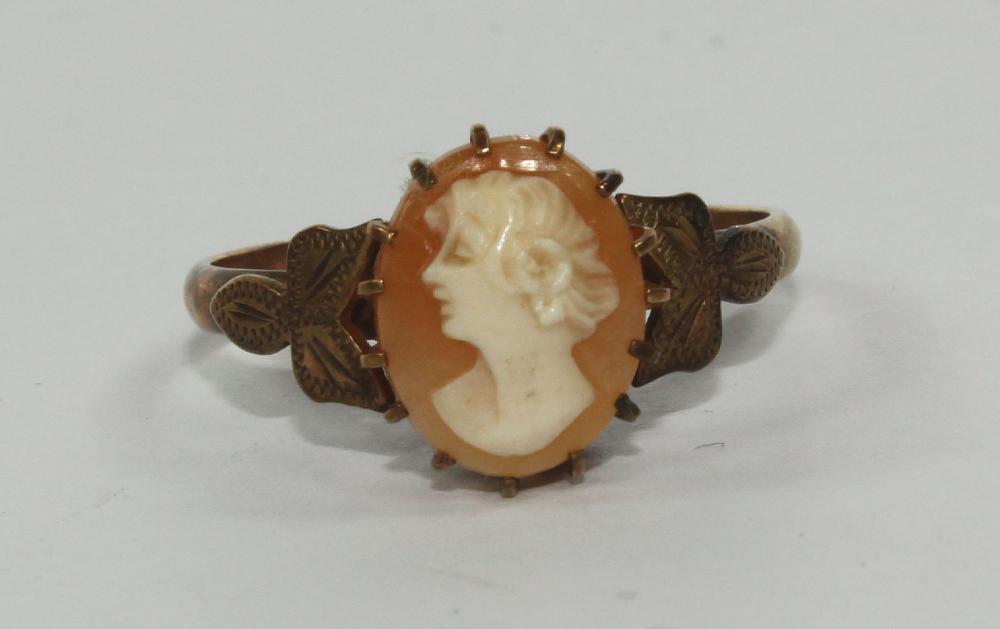 Vintage Shell Cameo Ring in... image