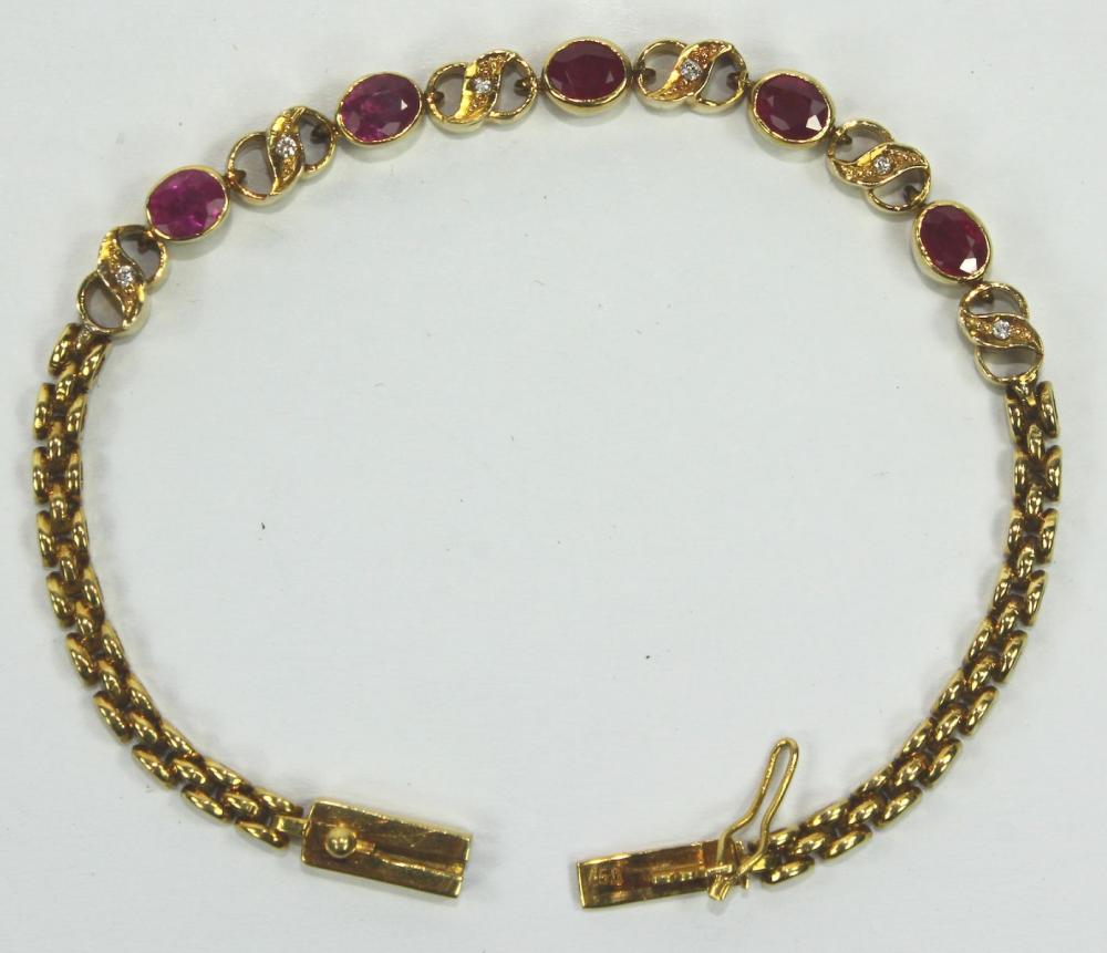 Bracelet in 18ct Yellow Gol... image