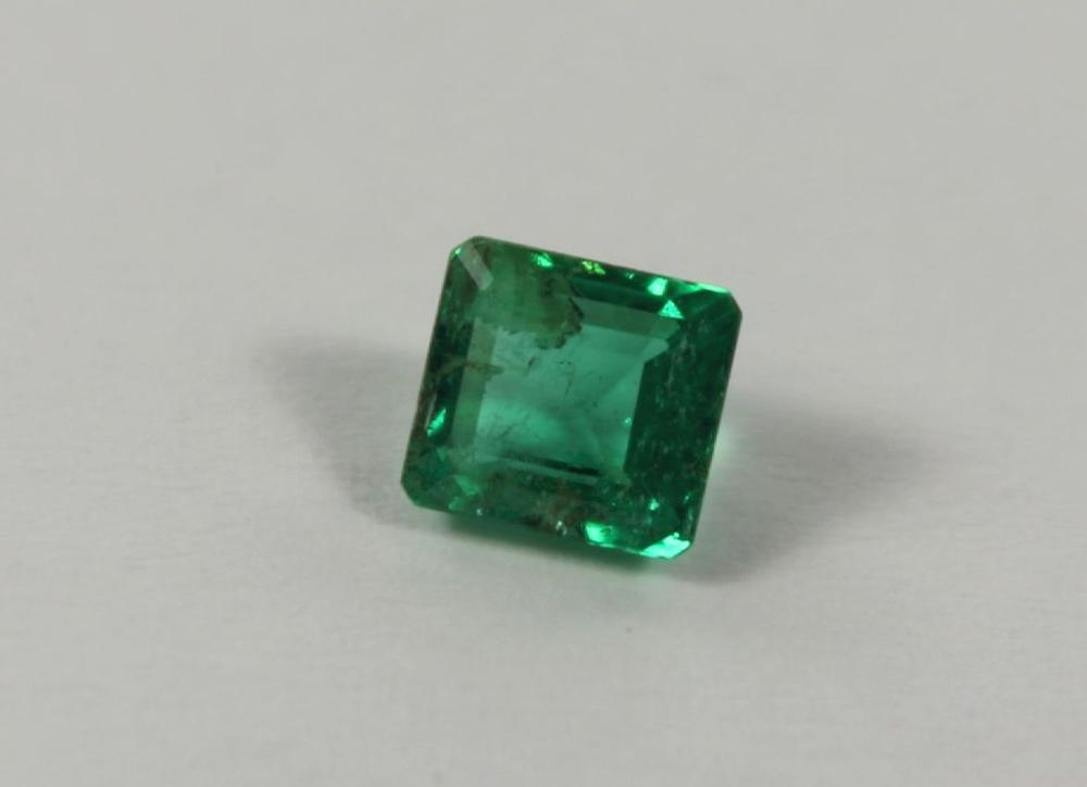 Square-cut Emerald image