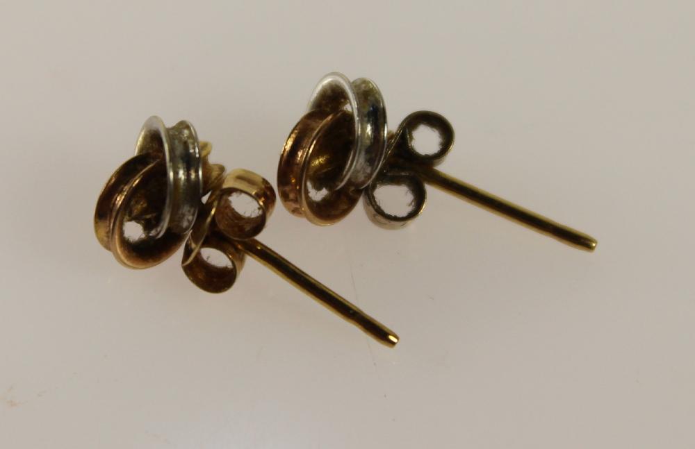 Knot Earrings in 14ct Yello... image