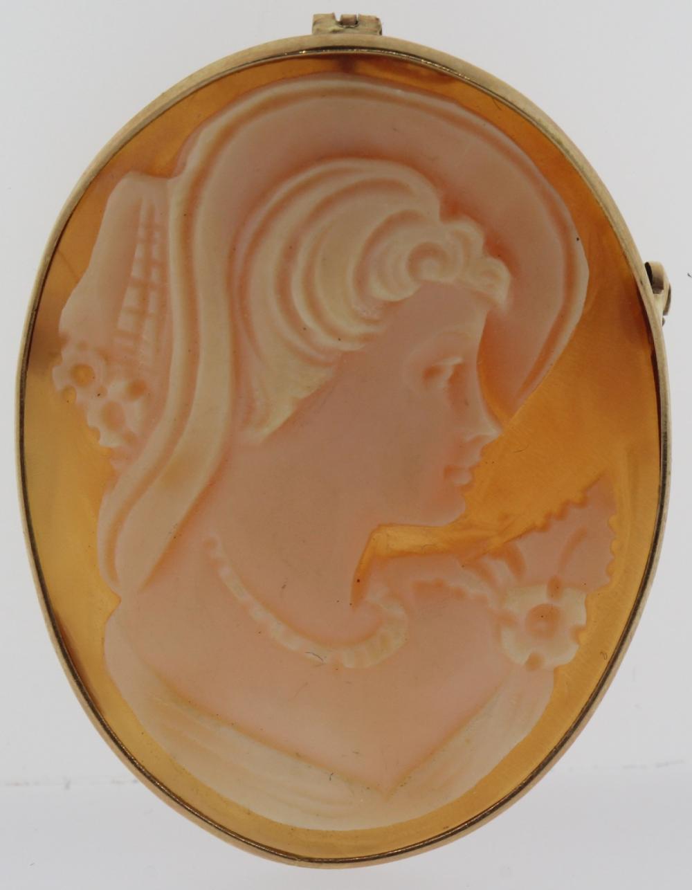 Shell Cameo Brooch with 9ct... image