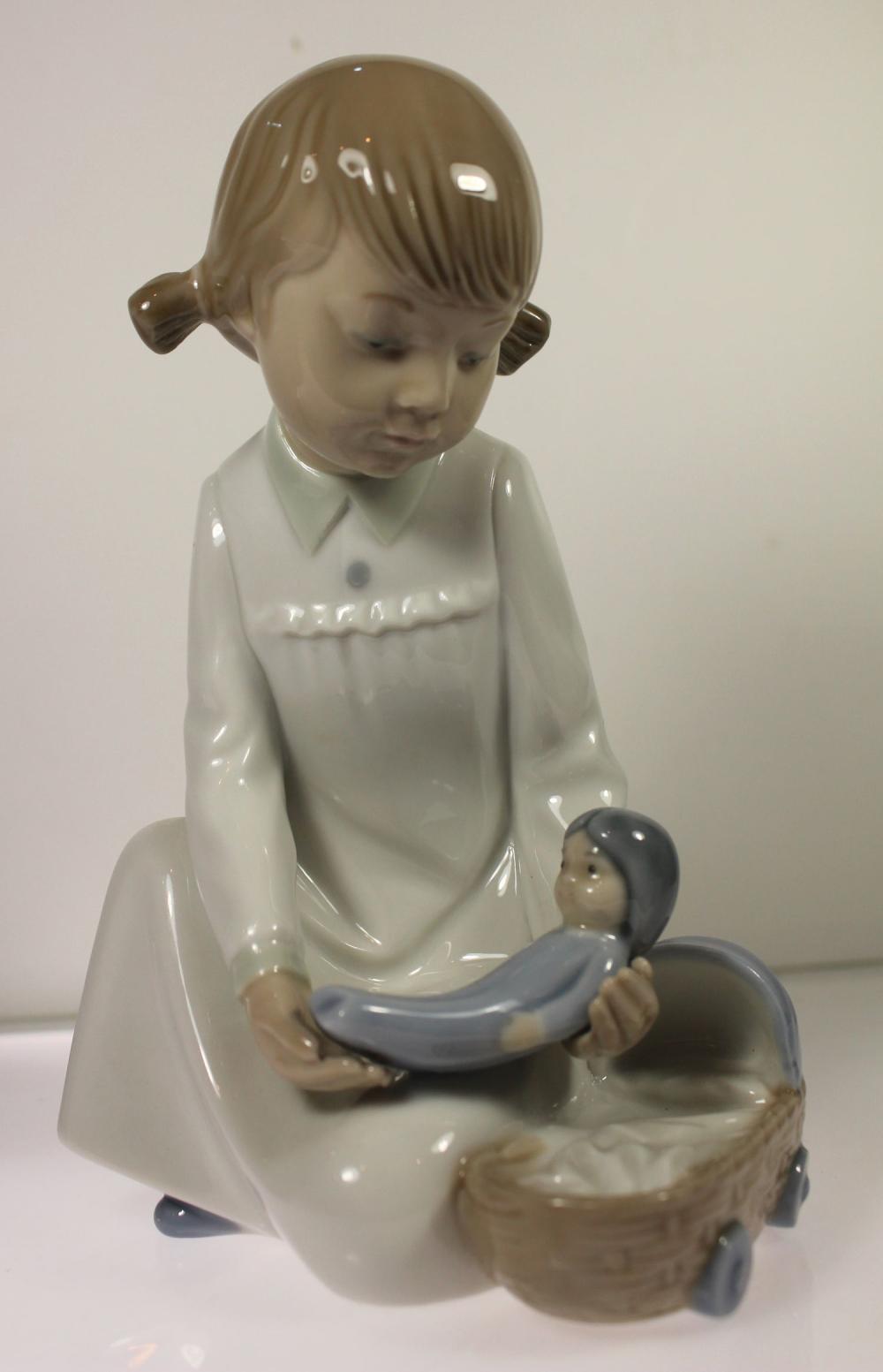 Vintage Lladro Porcelain Fi... image