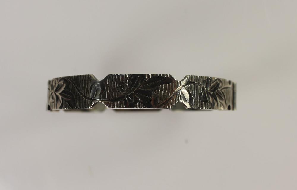 Vintage Hinged Bracelet in ... image