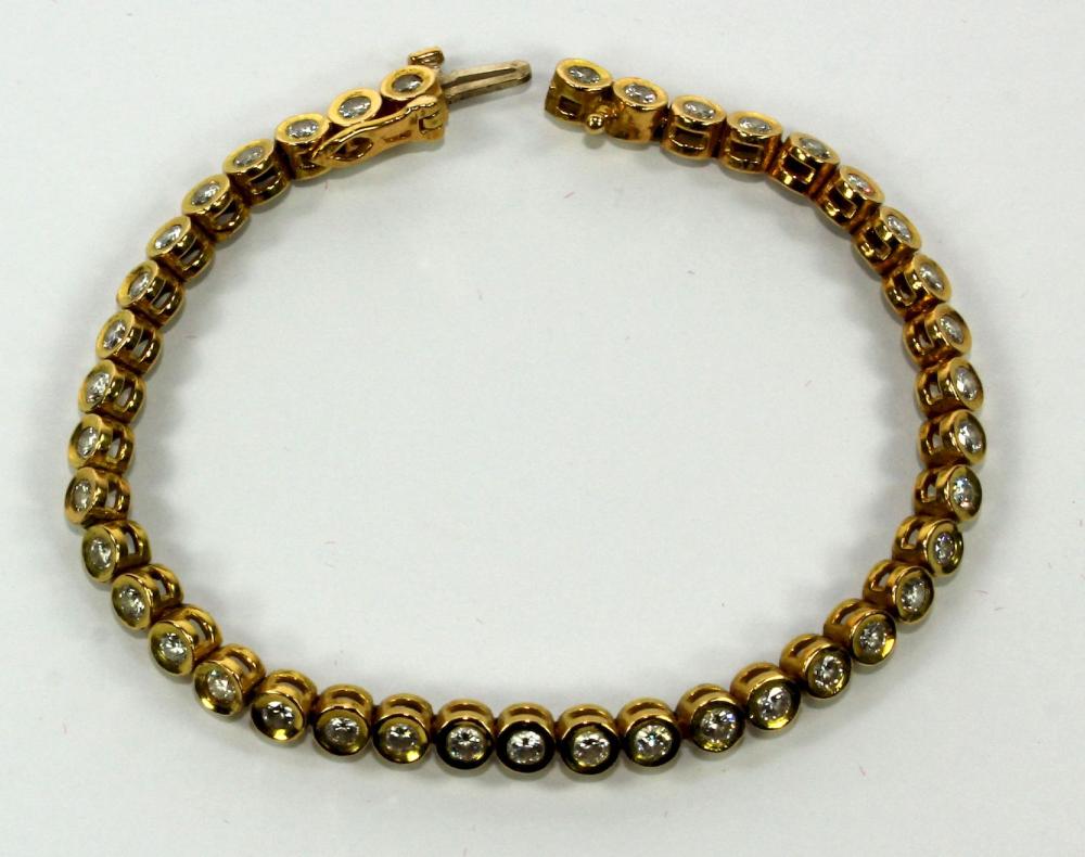 Tennis Bracelet in 14ct Gol... image