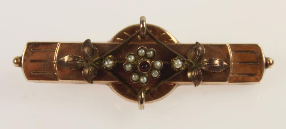 Edwardian Brooch in 10ct Ye... image