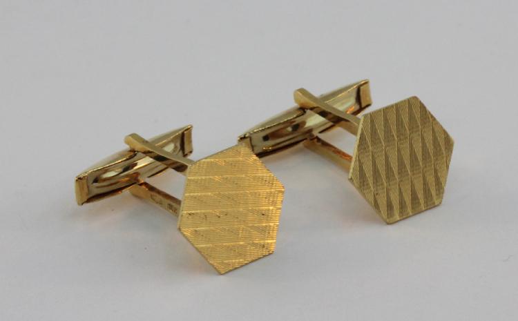 Retro Cufflinks in 18ct Gold image