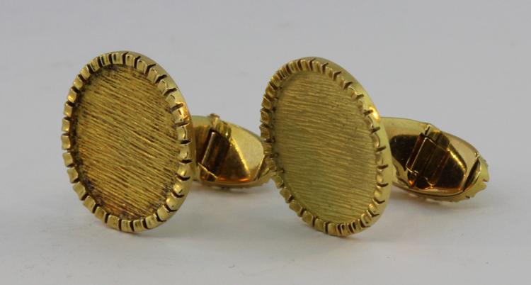 Stylish 18ct Gold Cufflinks image