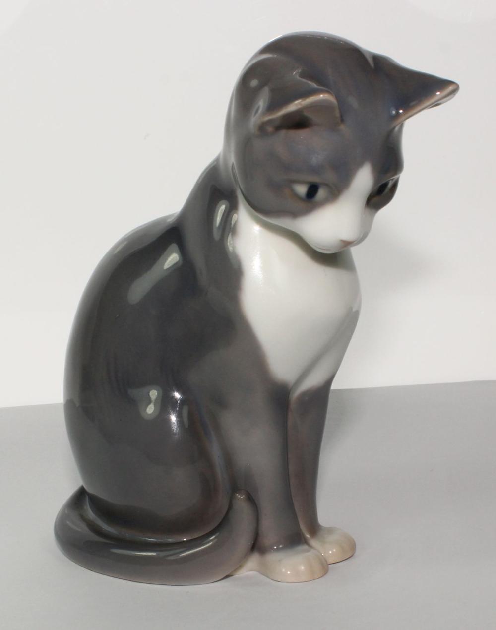 B & G Sitting Cat Figurine image