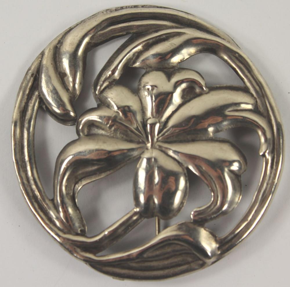 Floral Design Brooch in Ste... image