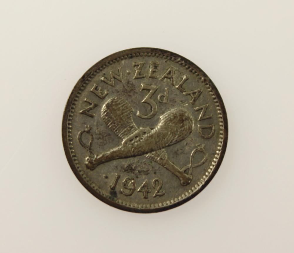 New Zealand 1942 'One Dot V... image