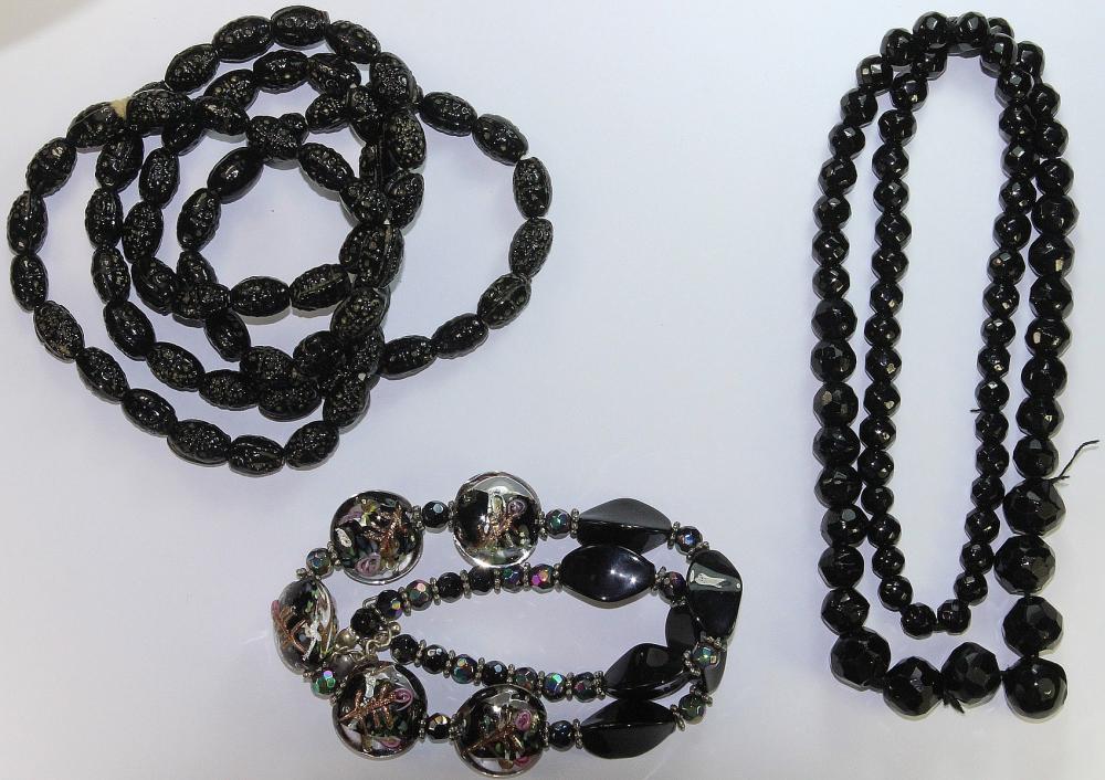 Black Glass Costume Necklac... image