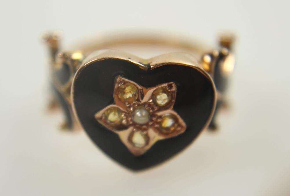 Black enamelled Heart Ring ... image