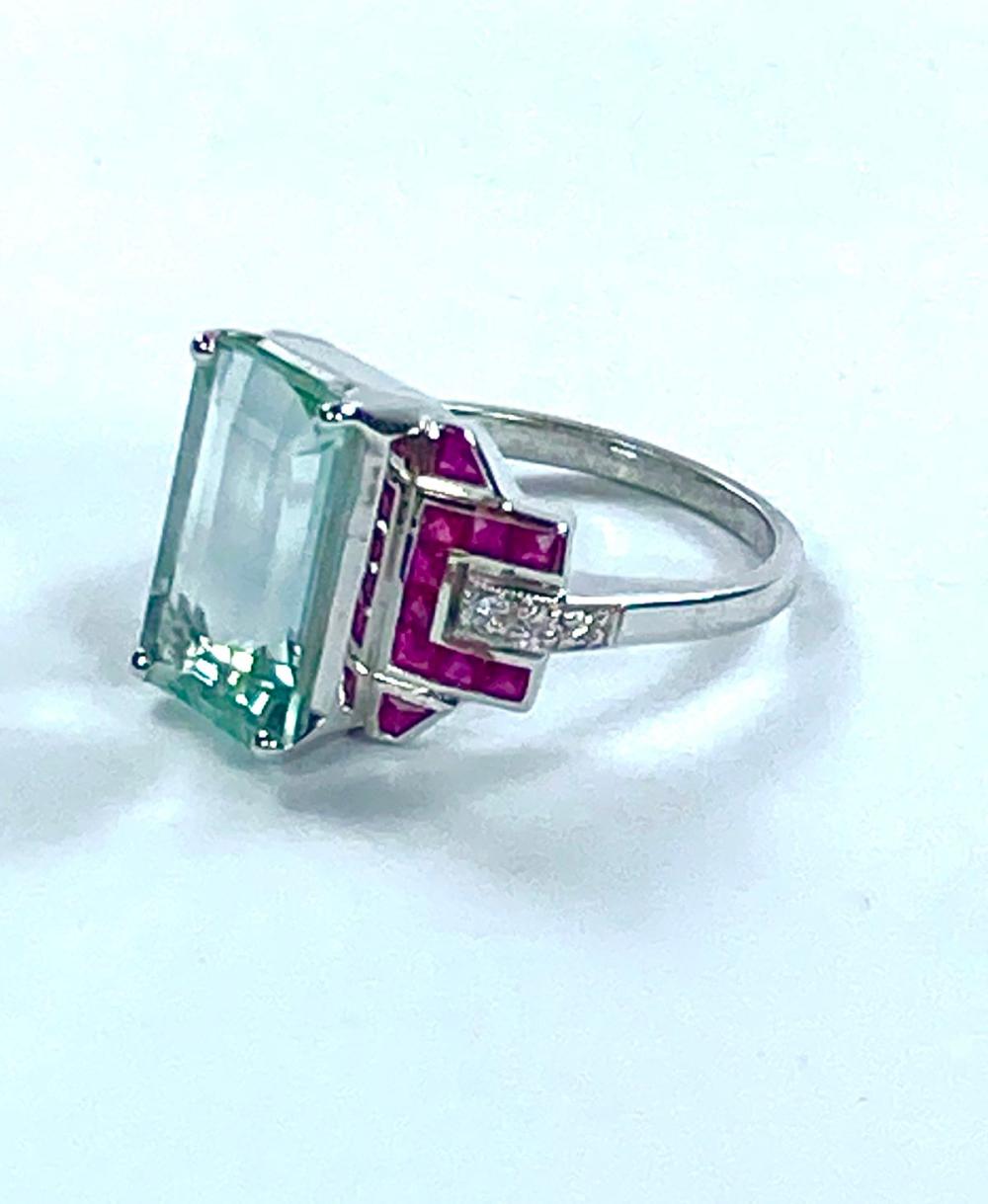 Aquamarine Ring in 9ct Whit... image