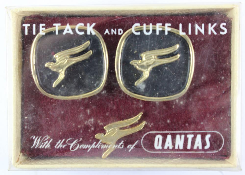 'QANTAS' Tie Tack & Cufflin... image