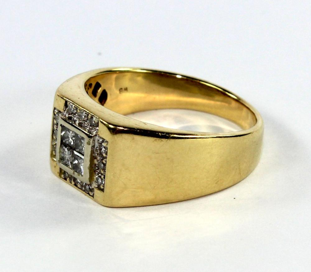 Men's Diamond Ring in 18ct ... image