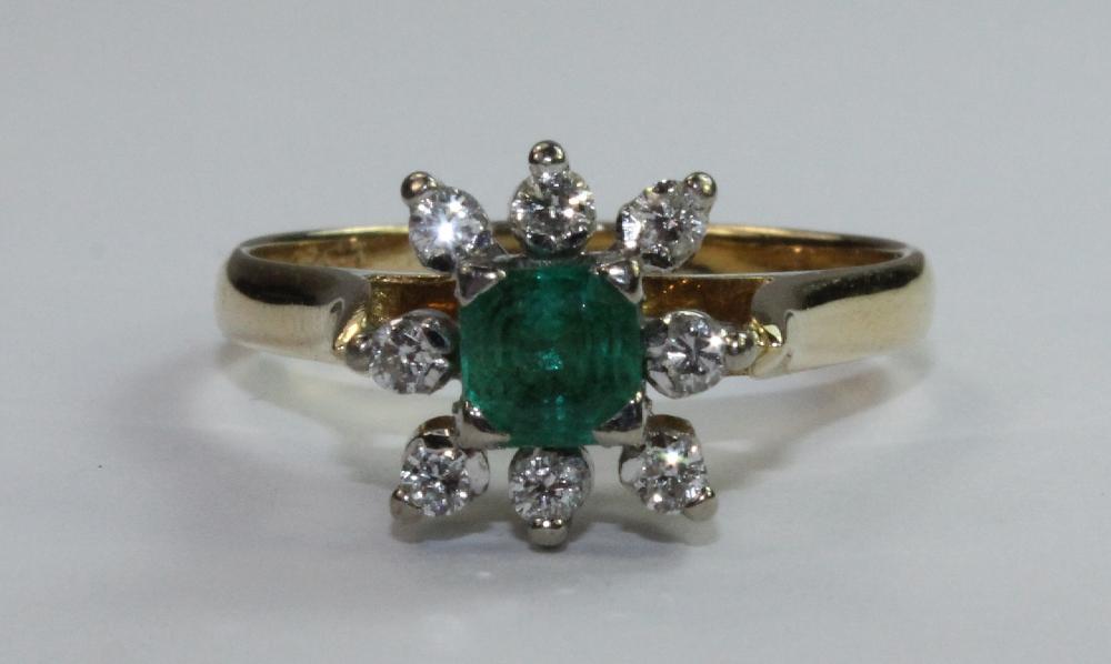 Modern Emerald & Diamond Ri... image