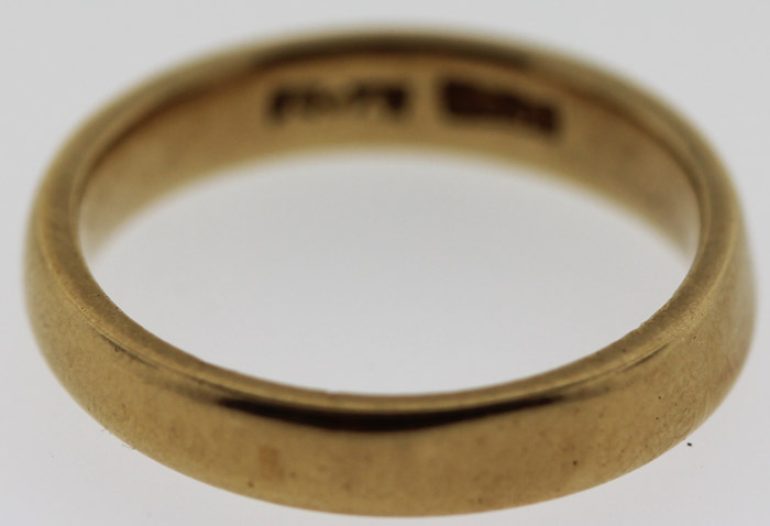 Simple Gold Band in 18ct Gold image