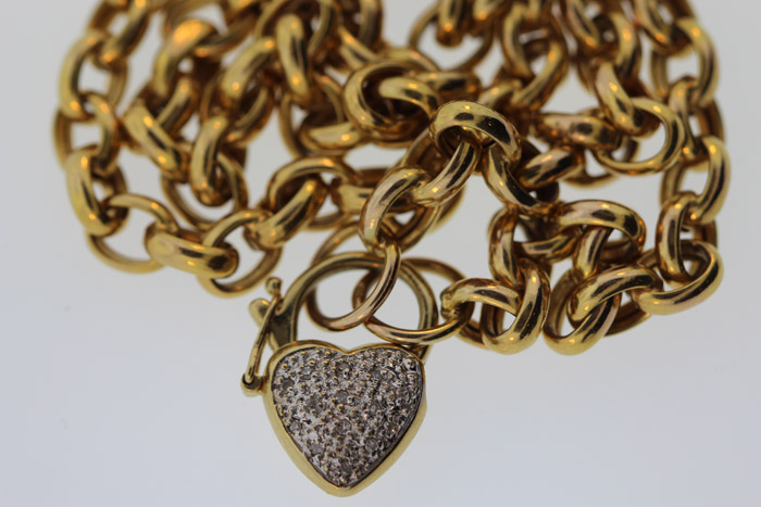 Necklace in 9ct Gold with D... image