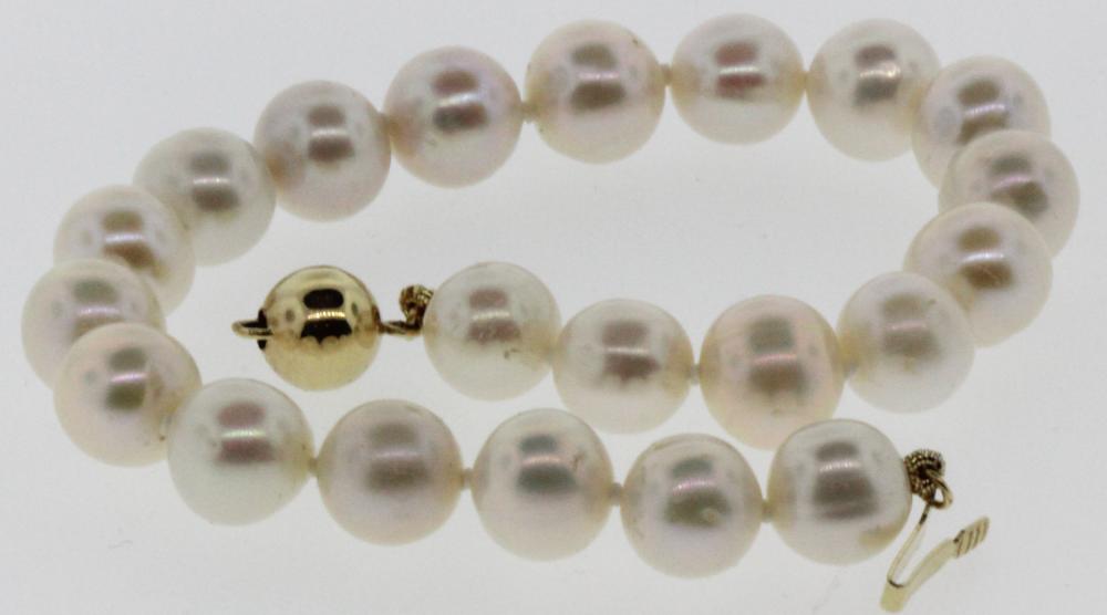 Pearl Bracelet with 9ct Gol... image