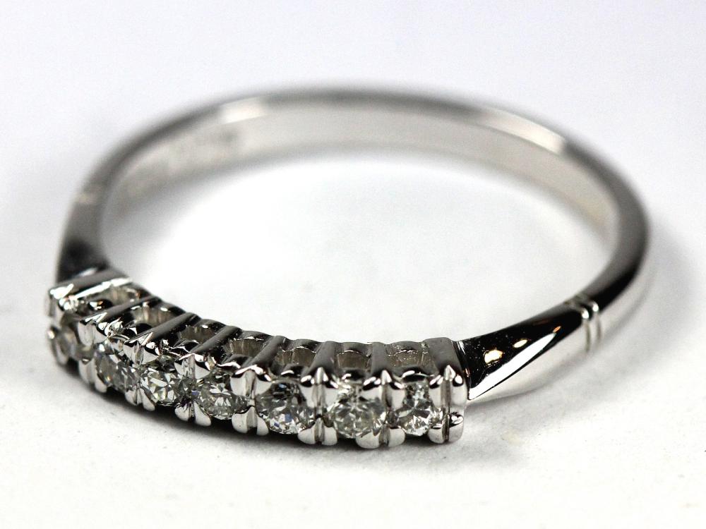 Wedding Band in 14ct White ... image