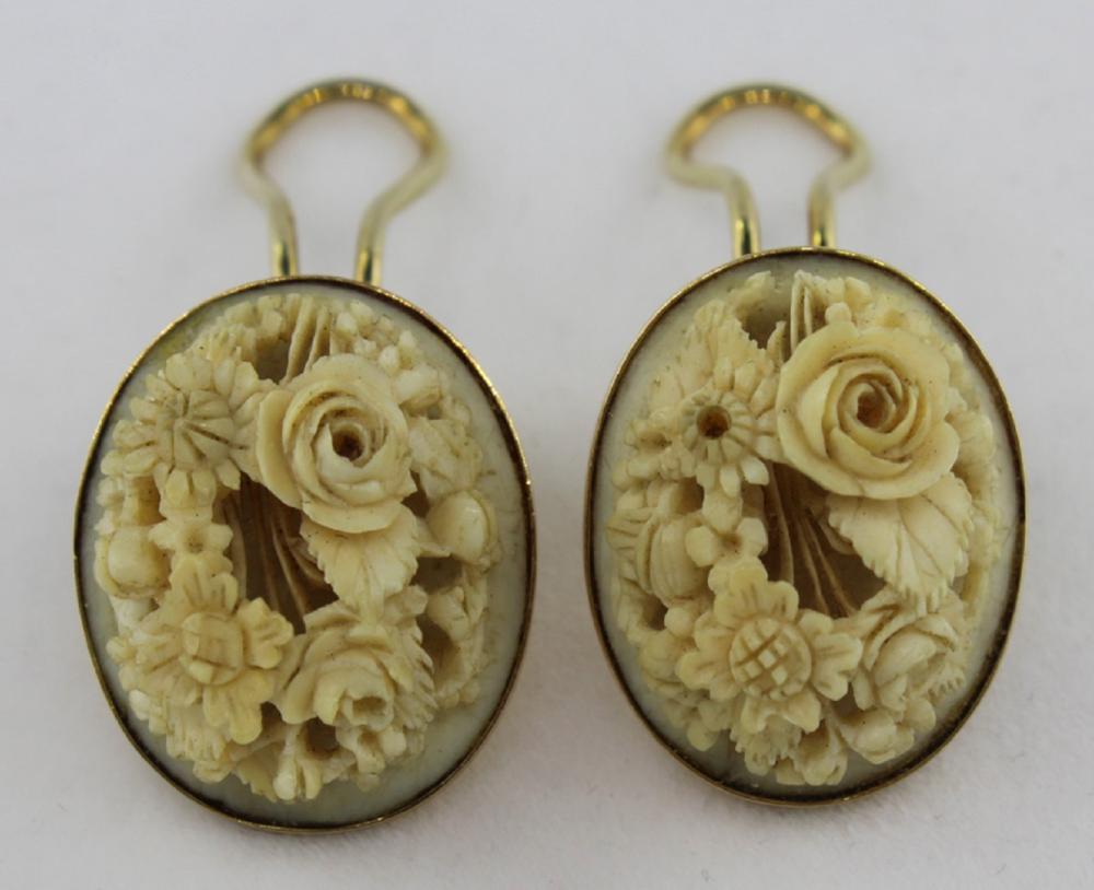 Finely carved Ivory & 14ct ... image