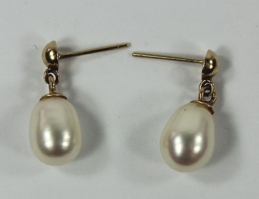 Pearl Drop Earrings with 12... image