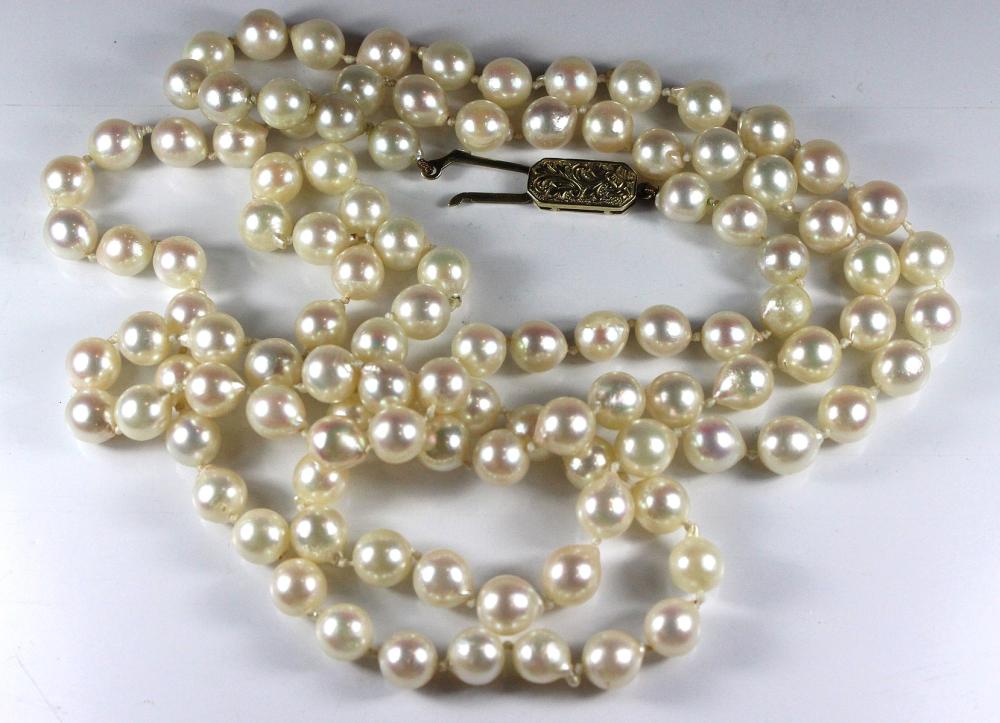 Vintage String of Pearls wi... image