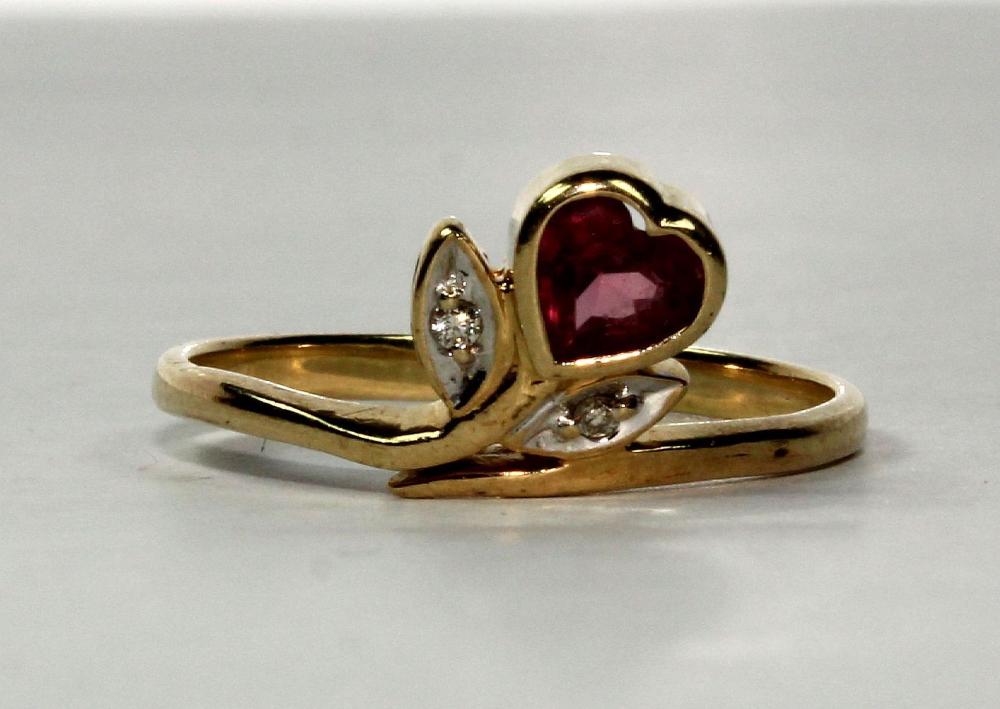 Heart & Flower' Ring in 9ct... image