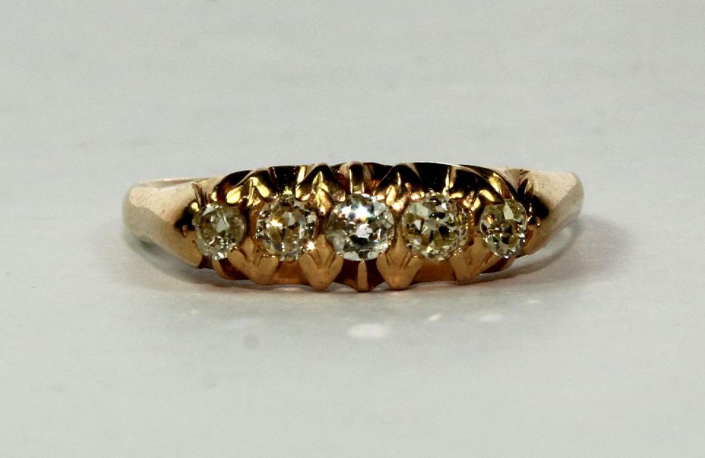 Antique Bridge Ring in 18ct... image